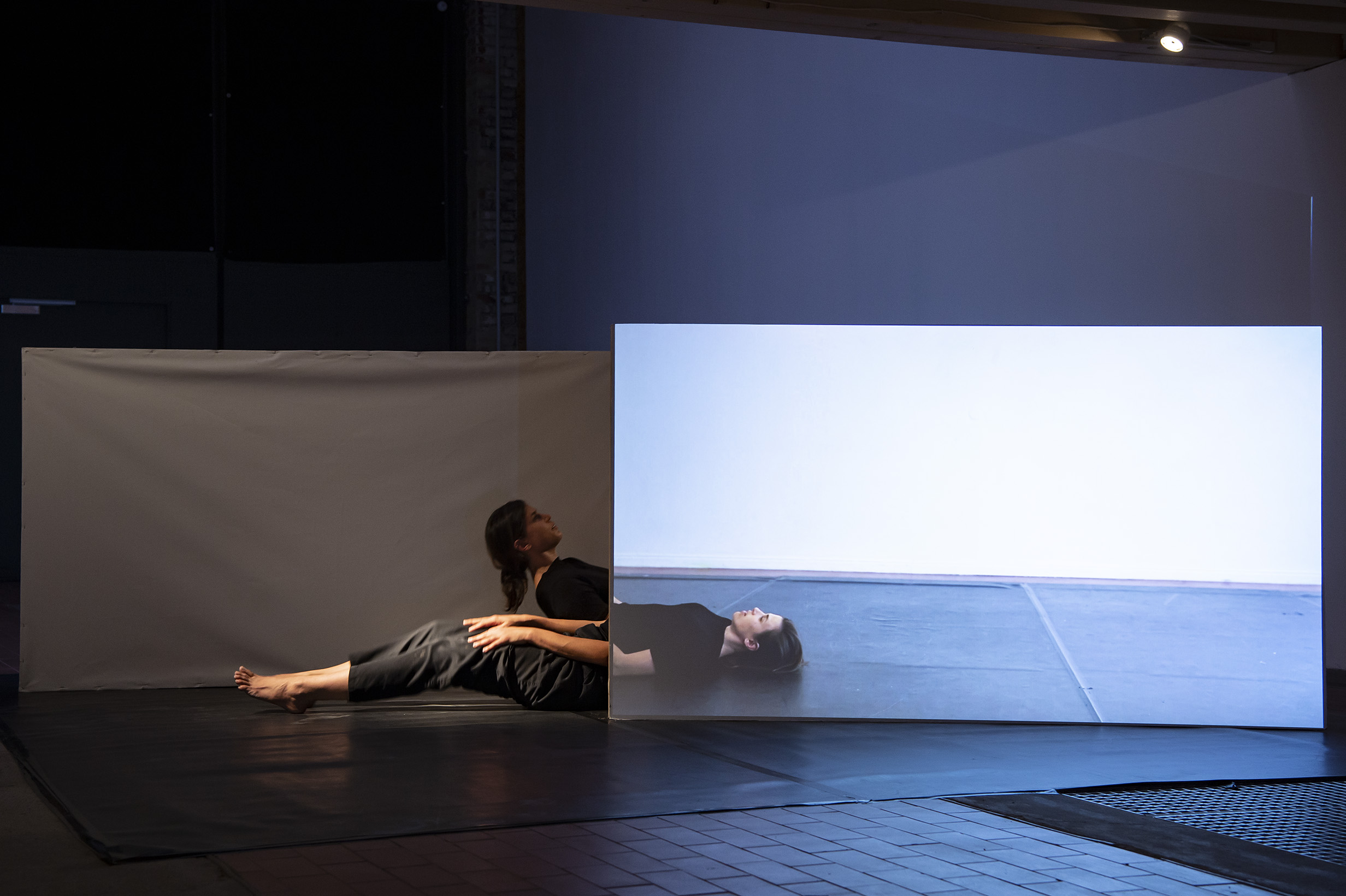 מלפנימאחור (2020)